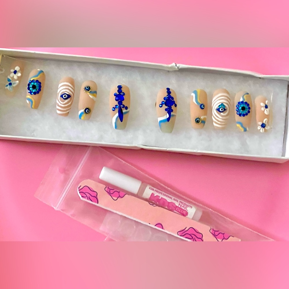 Handmade Acrylic press on nail kit size medium